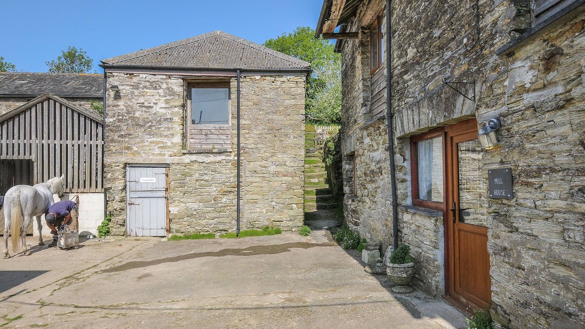 Lostwithiel House | MILL HOUSE, pet friendly, character holiday cottage in Pelynt
