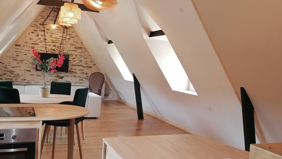 La Roche-Maurice Apartment | Mill, pond, 20 min from the sea, ideal for a family of 4 to 6 people.