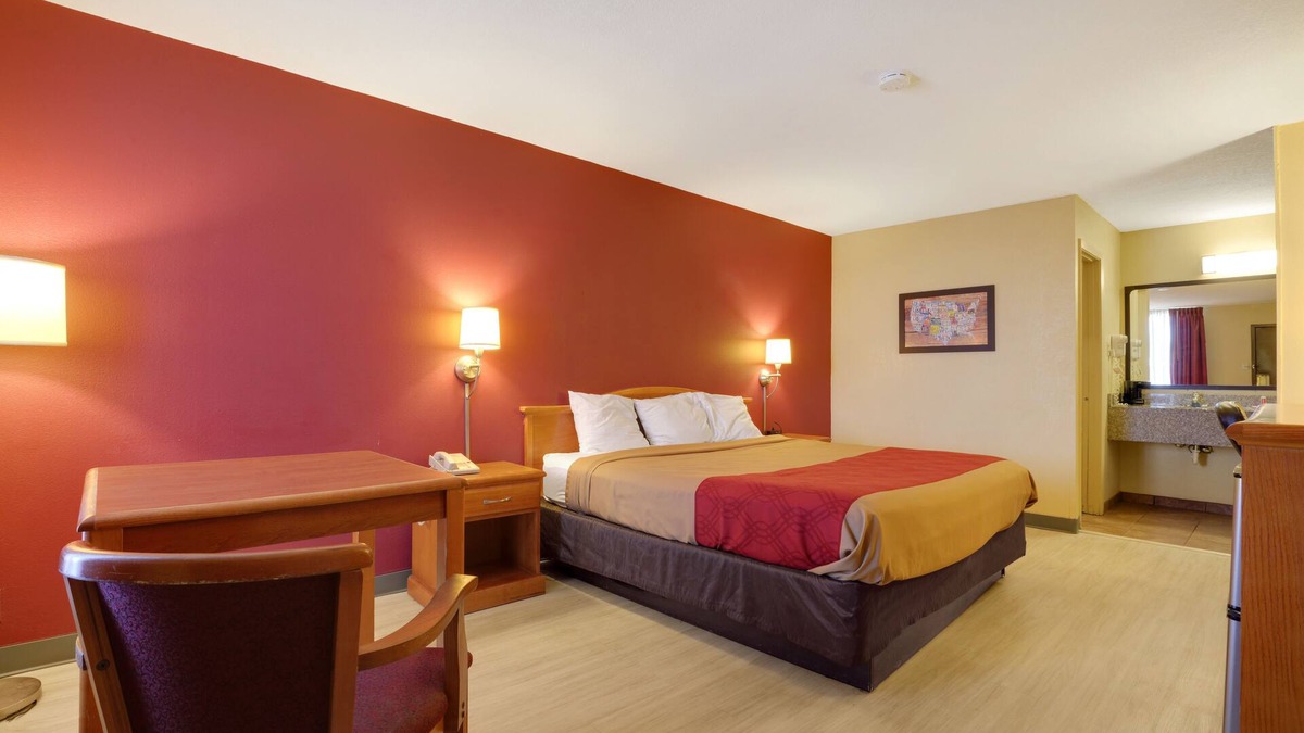 Millington Hotel | Mill Tree Inn