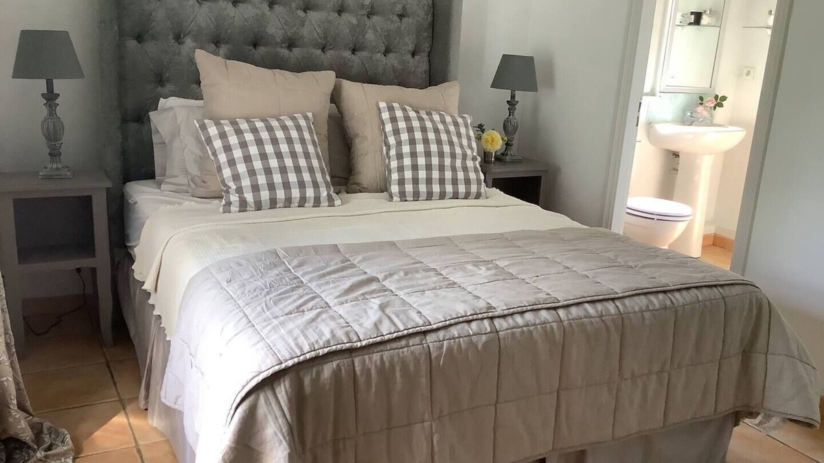 Castres House | Mille Fleurs Estate sleeps 14