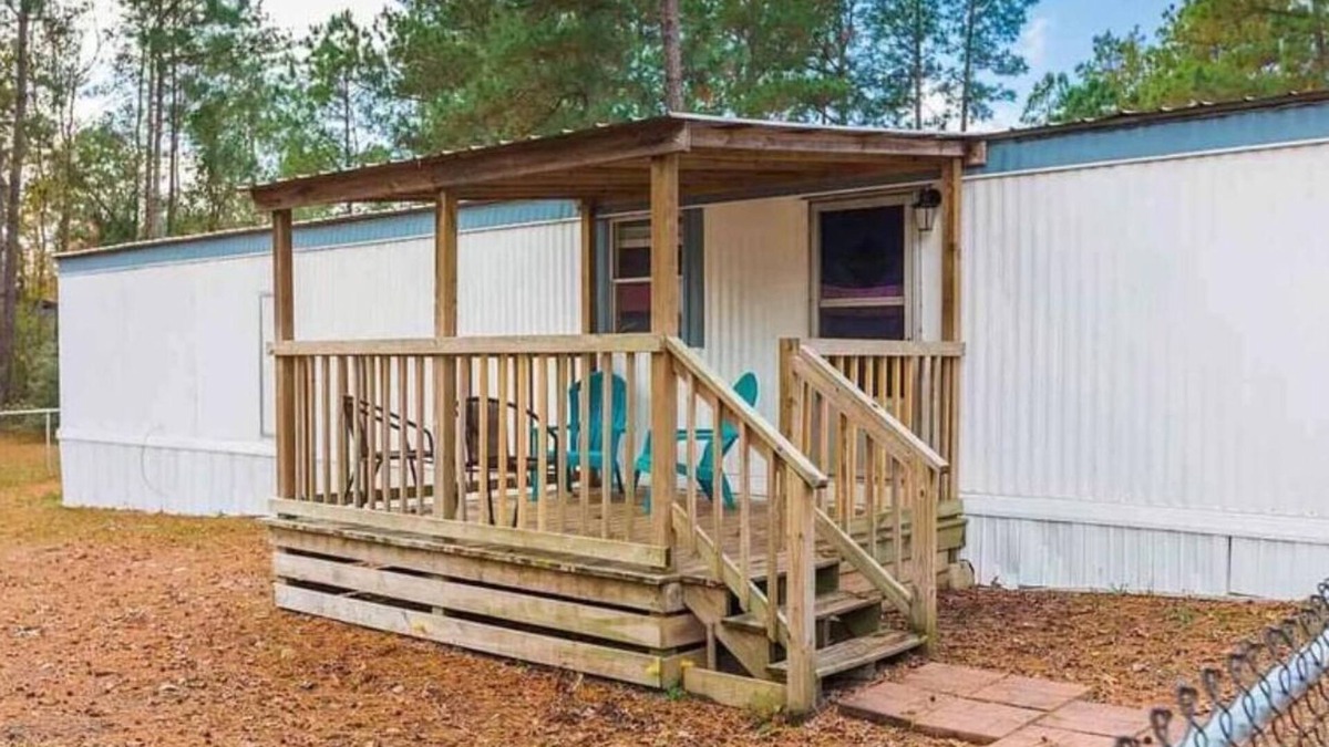 Brookeland House | Millers Landing, 5 minutes from Humphrey boat ramp. Swimming pool/tennis courts