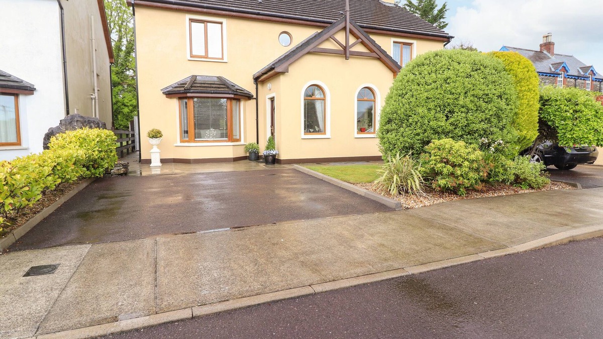 Kenmare Cottage | MILLFIELD, family friendly, with open fire in Kenmare, County Kerry