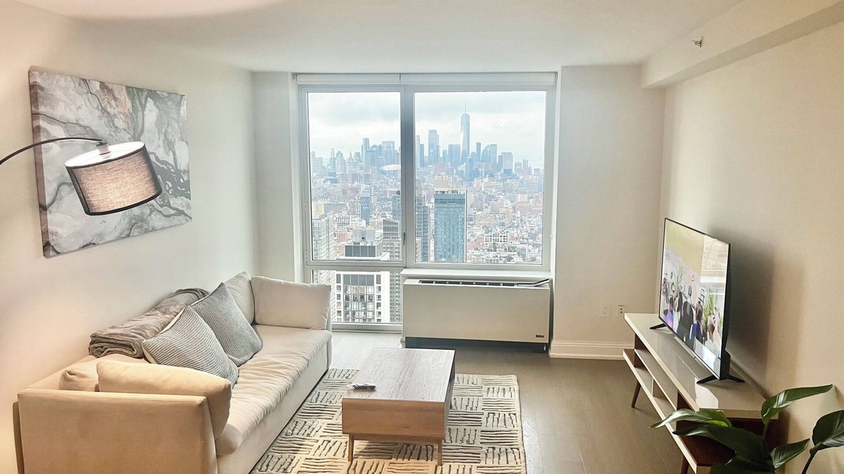 Koreatown Apartment | Million dollar view 2-bedroom apartment in Manhattan New York with fitness room