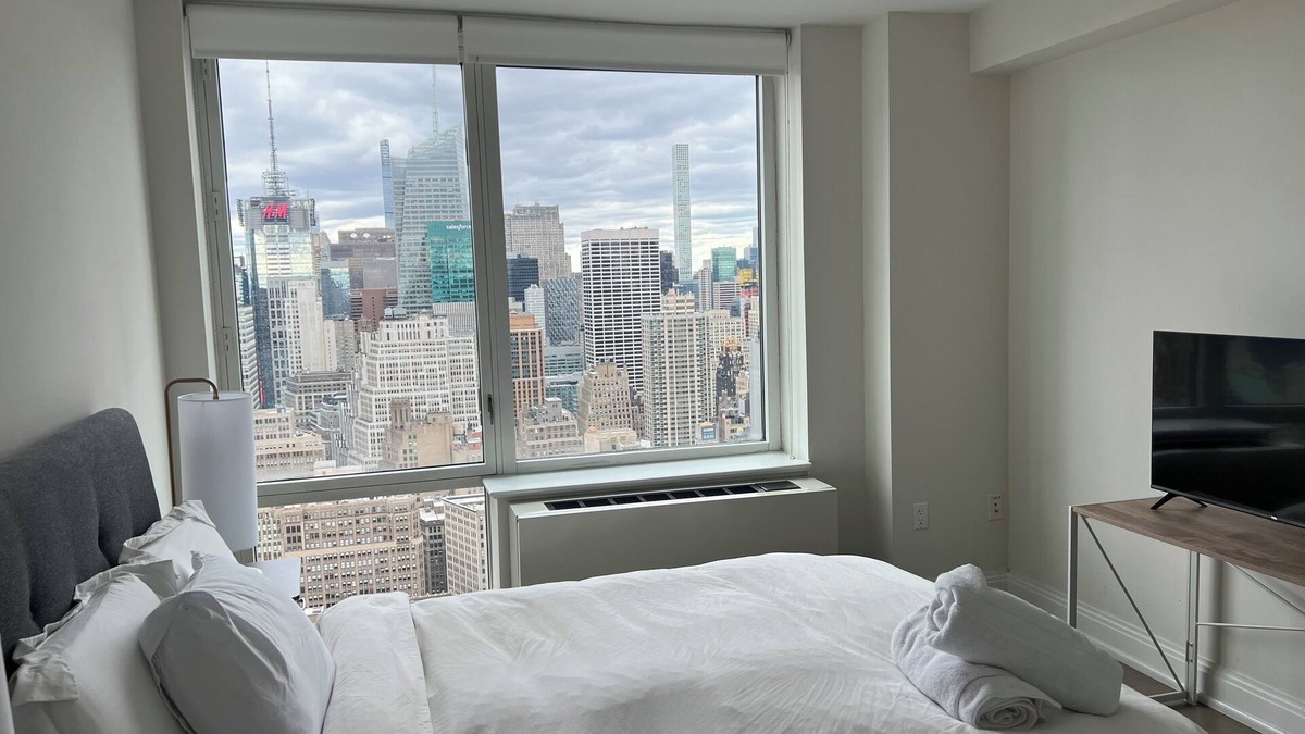 Midtown South Apartment | Million dollar view apartment with fitness room, WiFi in brilliant New York