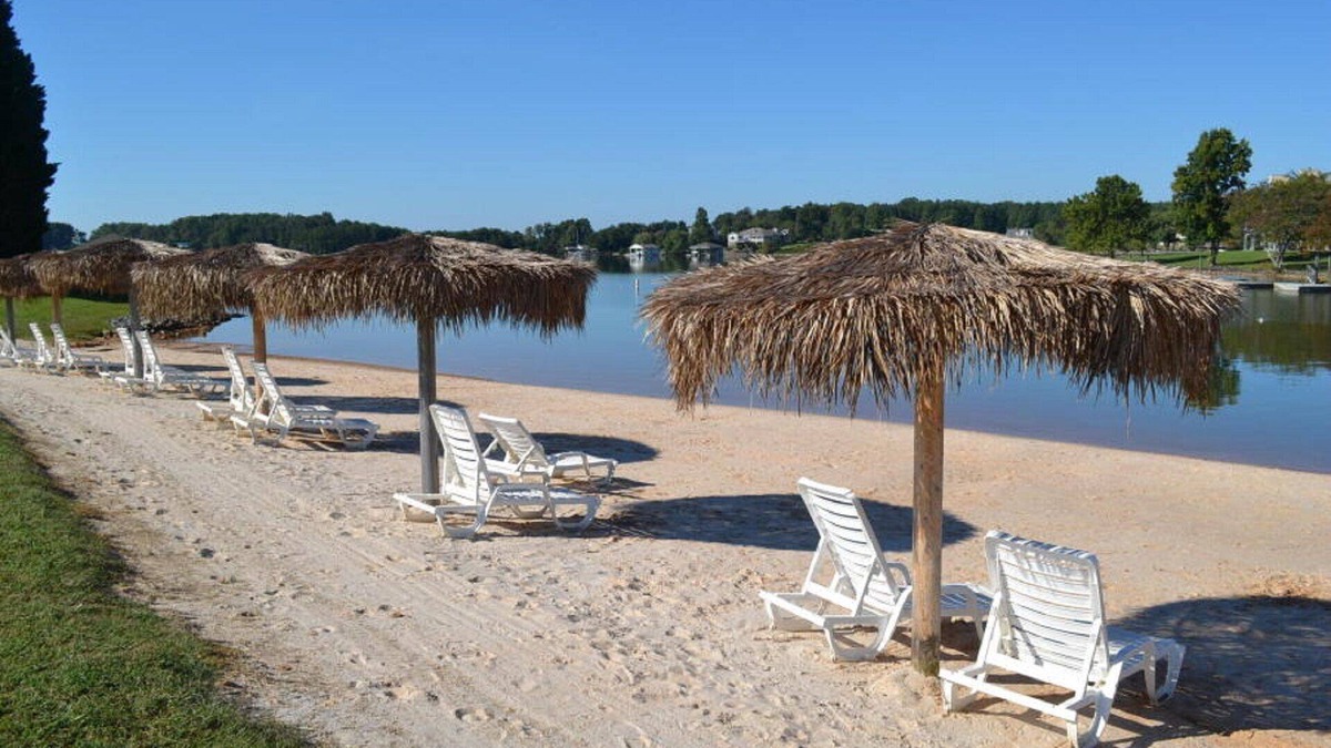 Smith Mountain Lake Villa | Million Dollar View! Sleeps 10 - Lakefront!
