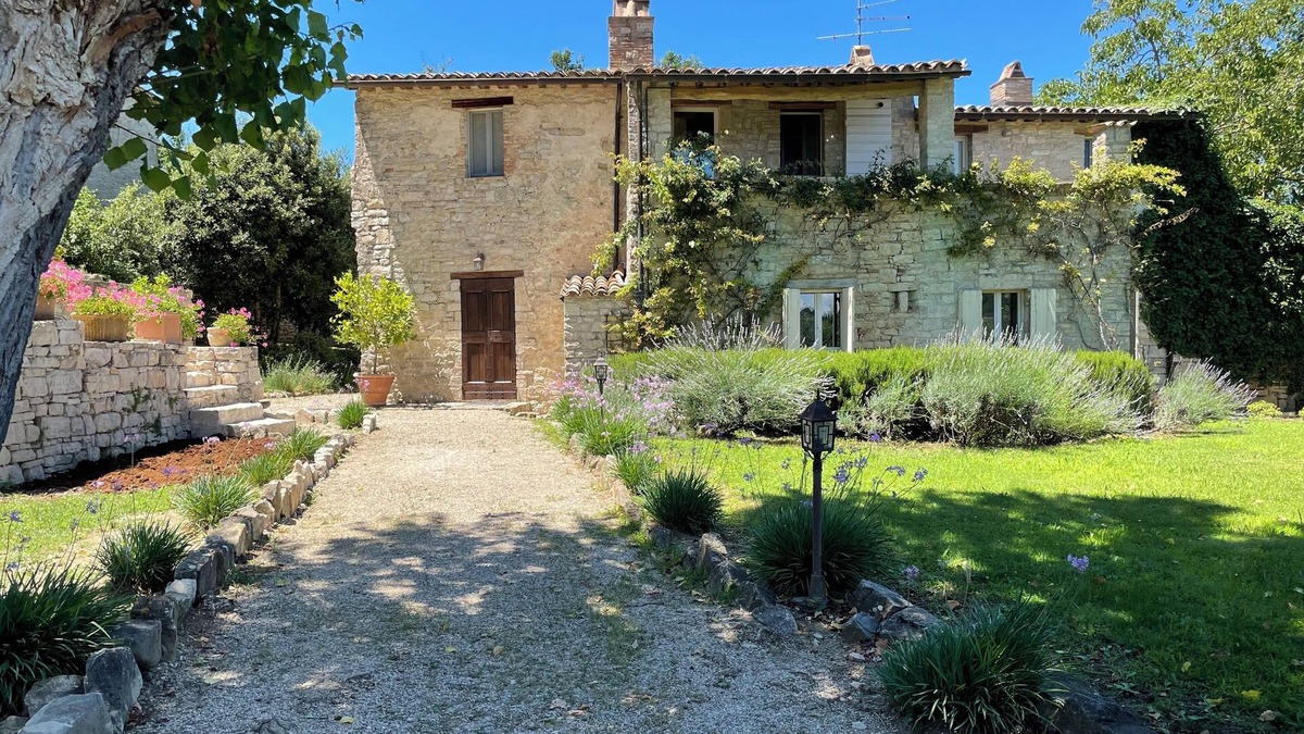 Todi Villa | Million dollar view with classic charm. Early August - grab a bargain!