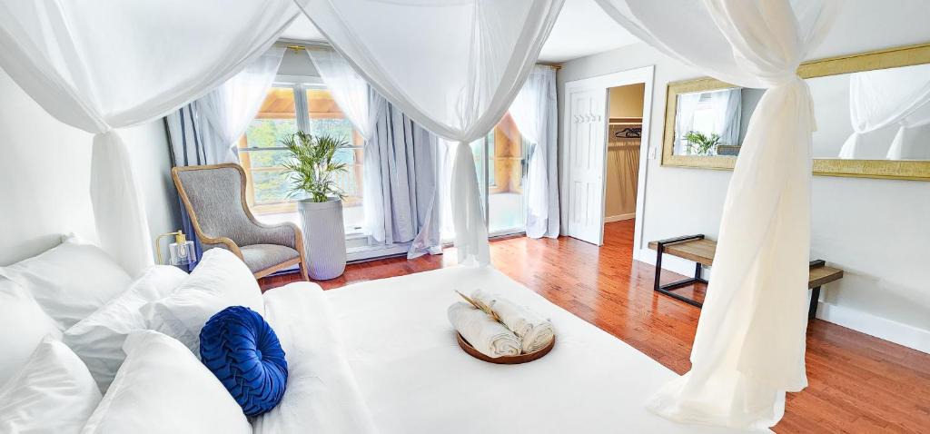 Chester Apartment | Millionare Mansion with Grill, Spa, Huge Deck,Views, Game Room, Hiking, More