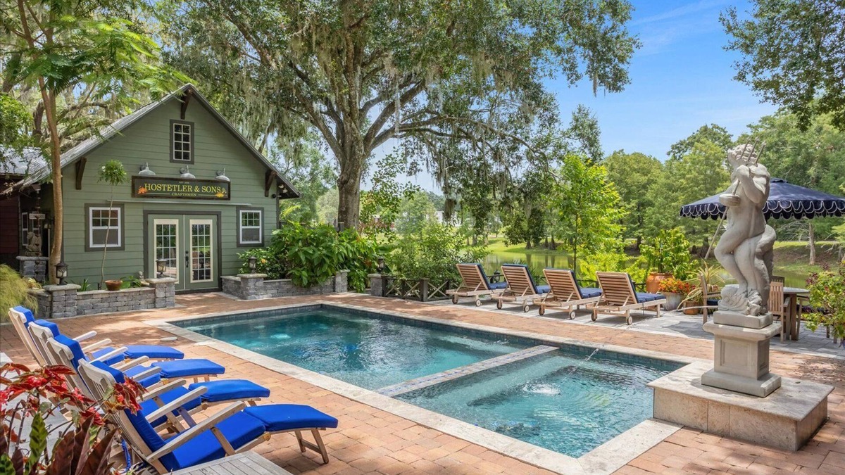 Lake Weldona House | Mills Cottage by the Little Lake
