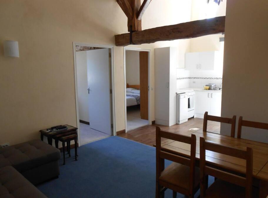 Chassenon Apartment | Millstone Gite 1, two bed apartment + shared pool