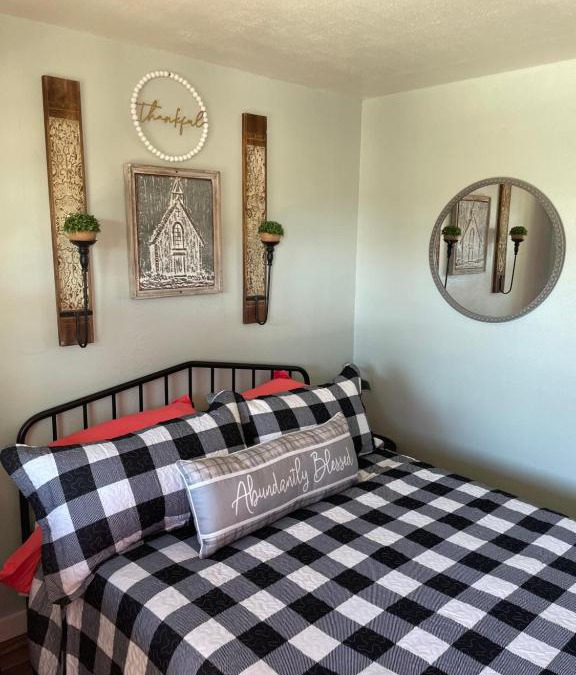 Fall River Mills Hotel | Millz Manor