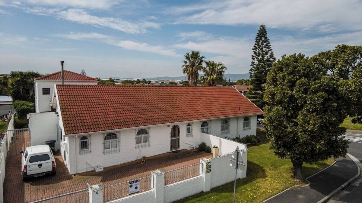 Cape Town House | Milnerton Oak Lodge