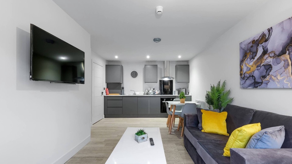 Yardley Gobion Apartment | Milton Keynes Infra Mews Apt 03 + Parking by 360Midlands - Serviced Apartment