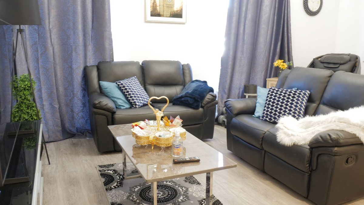 Fenny Stratford Apartment | Milton Keynes Luxury Massage Apartment