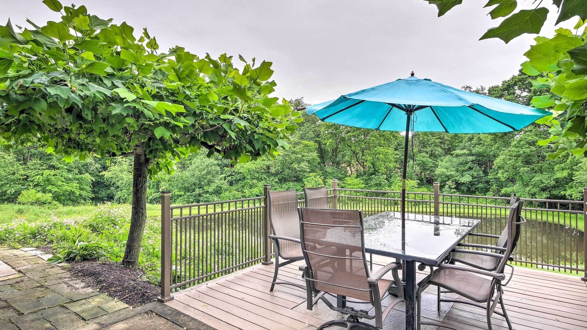 Dalton Apartment | 'Mimi’s Place' ~ Ohio Countryside Duplex w/Deck