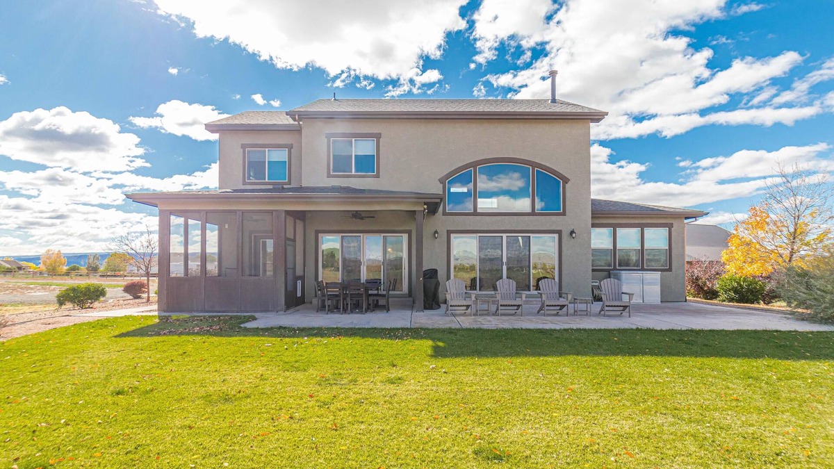 Fruita House | Mimosa Fields: Luxury Stay with Outdoor Retreat
