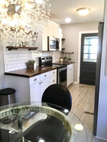 Hickory House | Mimzy's Garden Retreat - Peaceful & Private