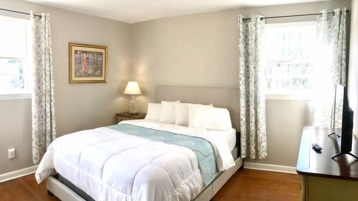Hickory House | Mimzy’s Garden Retreat | Peaceful & Private