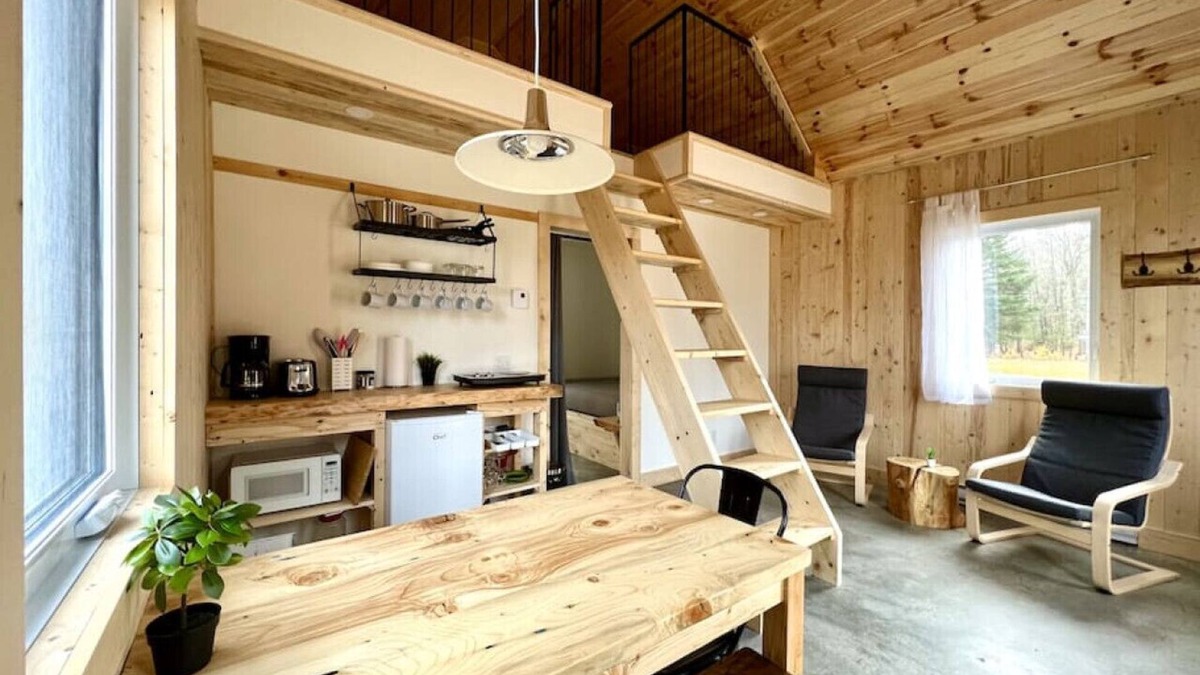 Saint-Gabriel-de-Valcartier Ski Chalet | Mini cottage # 5 by the river banks