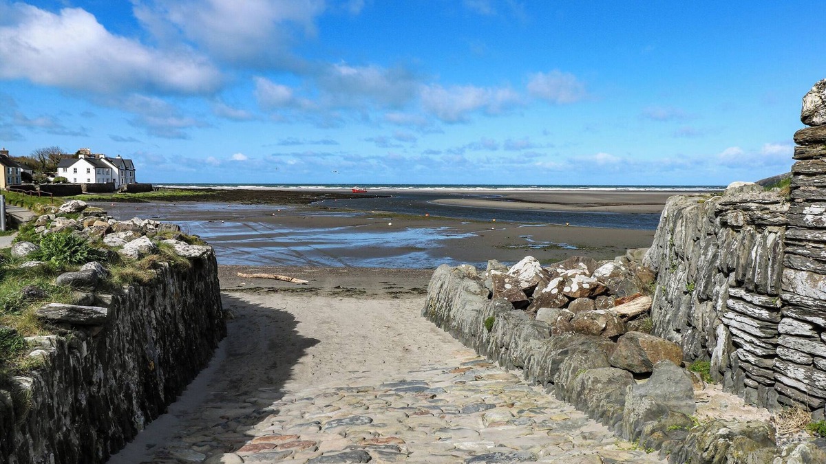 Dinas Cross Cottage | Min-y-ffordd