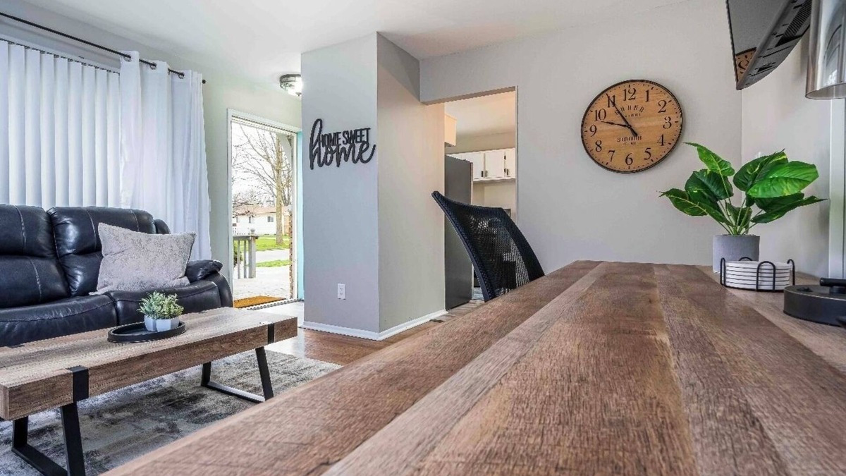 Lansing House | Mindfully Mellow 3Bd 1Bath
