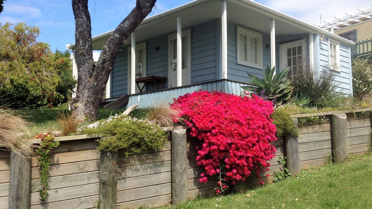 Cable Bay Cottage | Miner's Cottage by Cable Bay