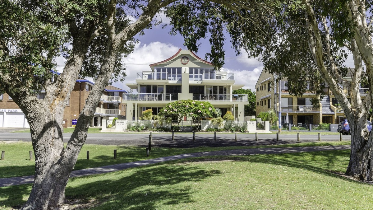 Kingscliff Apartment | Ming 1 Luxury unit, easy access, opposite beach