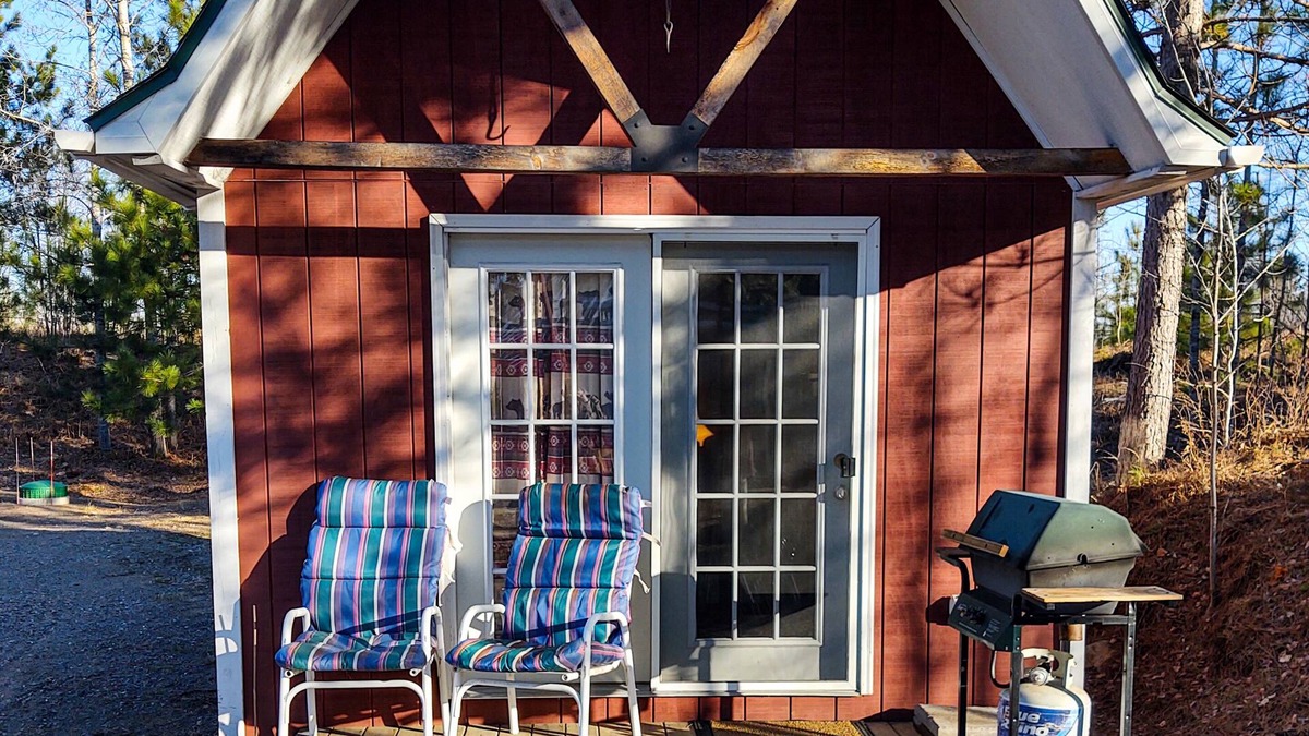 Champion Cabin | Mini Cabin Tucked Away in Moose Country