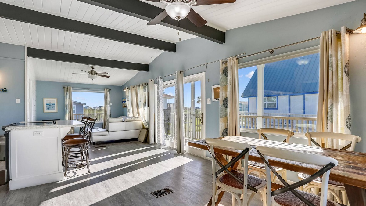 Galveston House | Mini Gem | Pet Friendly, Quaint Home!