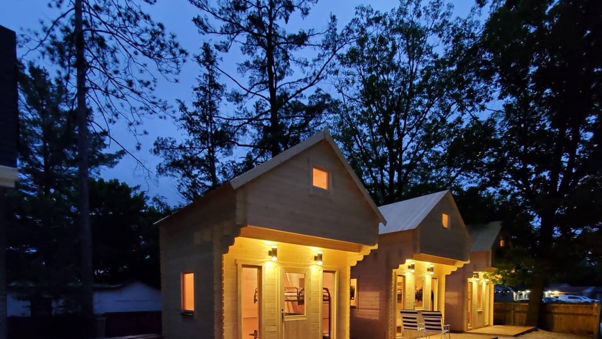 Wasaga Beach Cabin | Mini Home by the Beach