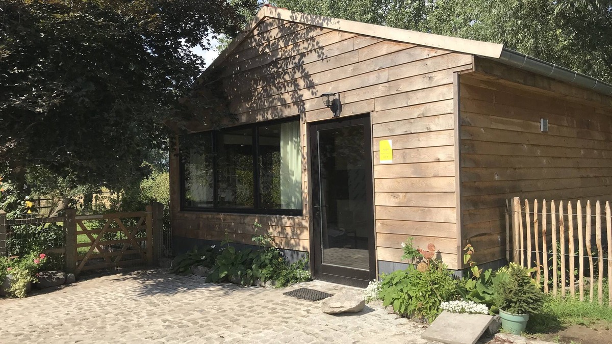 Lokeren House | Mini house 2 to max. 4 people with garden, large terrace and free parking