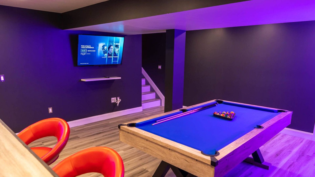 Northeast Columbus House | Mini Mansion 5 levels of entertainment !