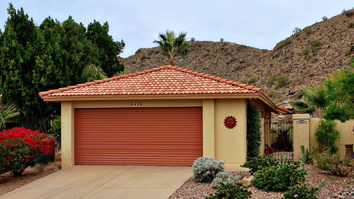 Ahwatukee Foothills House | Mini Mansion! Backs to South Mtn Preserve. Great views!