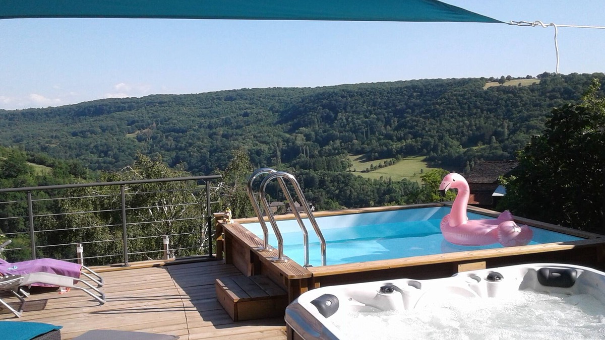 Salles-la-Source Apartment | Mini panorama studio with pool