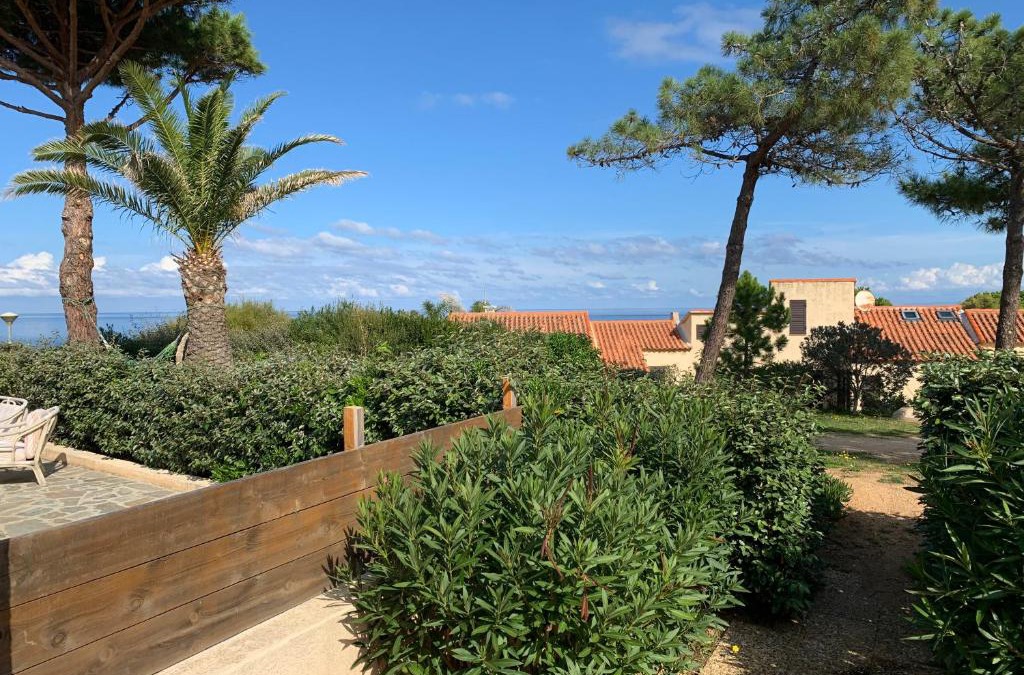 Marine de Saint Ambroggio Villa | Mini villa climatisée - Vue mer - Mer à 50 m - Jardin et 2 terrasses 300 m2
