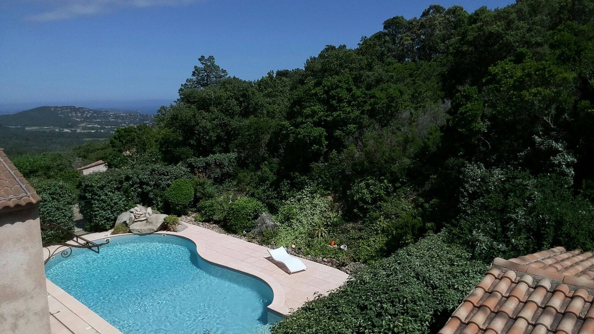 Porto-Vecchio Villa | Mini villa studio 19 m2 for 2 people +clim + swimming pool, sea and mountain views.