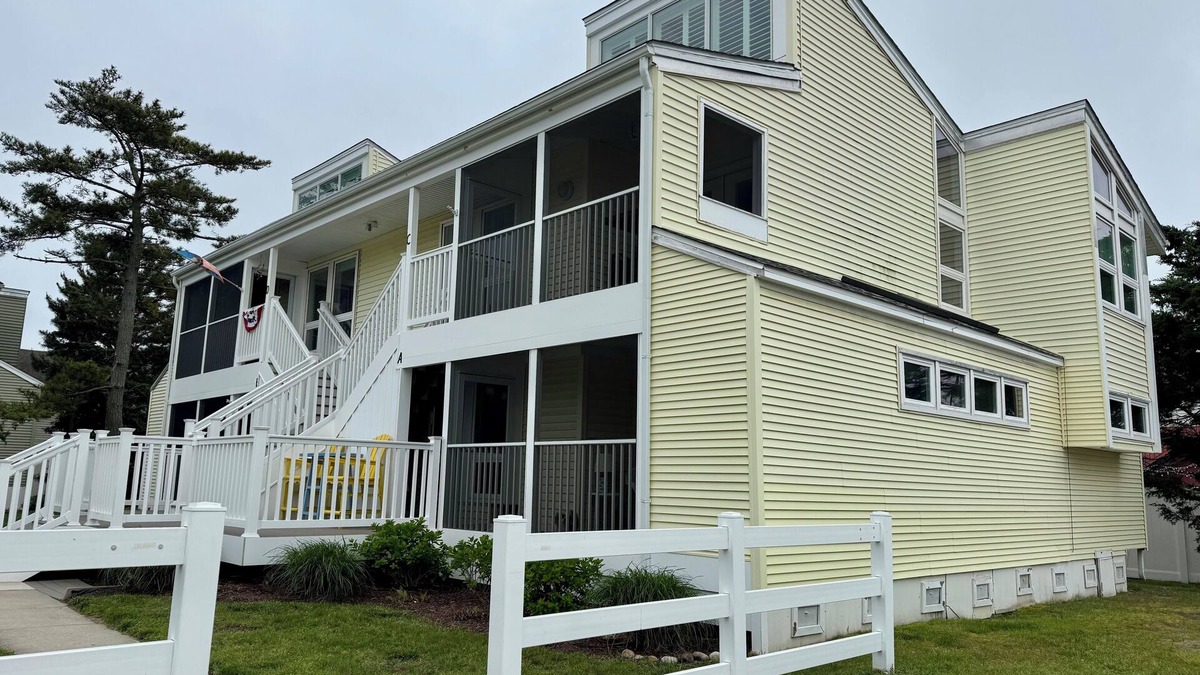 Dewey Beach Apartment | MINI-WEEKS! SWEET BEACH COTTAGE STEPS TO SAND-DEWEY BEACH-22 McKinley, Unit A