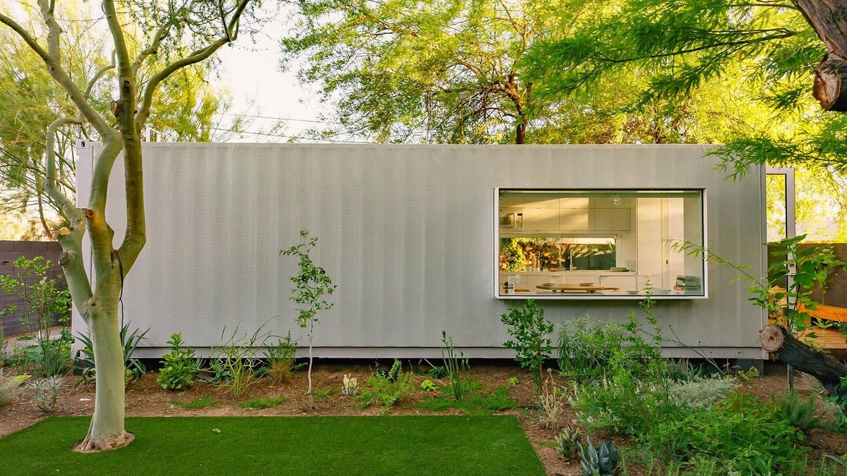 Garfield Apartment | Minimalist Guest House Behind 1907 Historic Pyramid Cottage