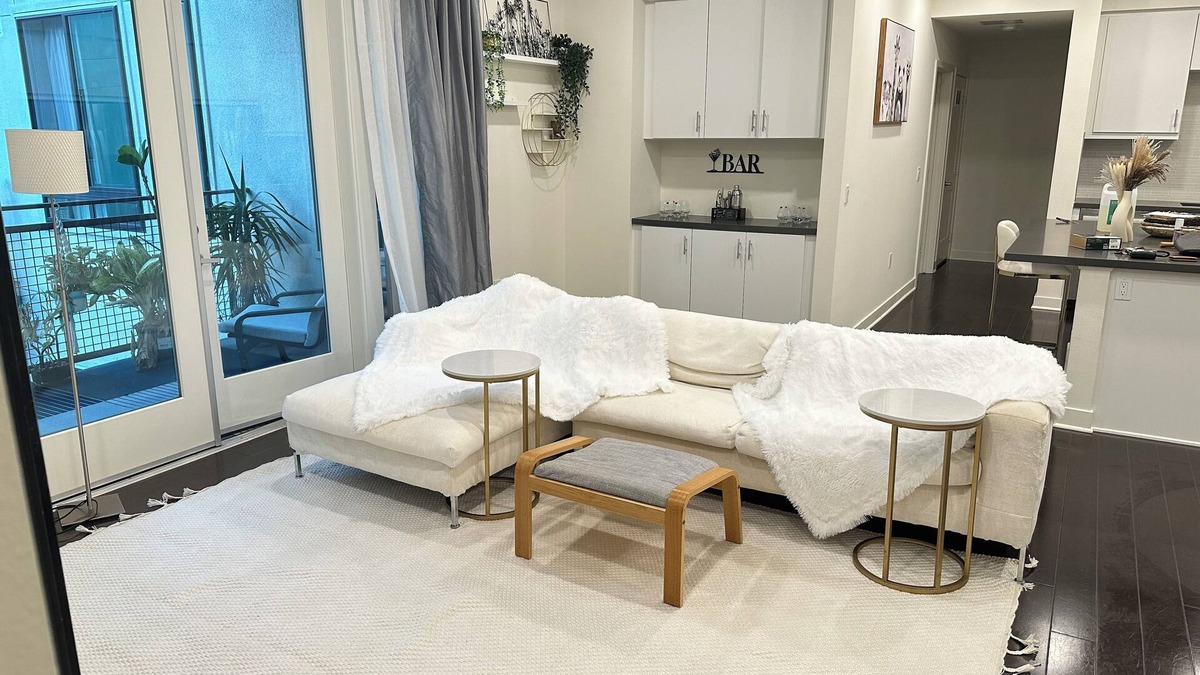 Airport Area Apartment | Minimalist Retreat in Irvine
