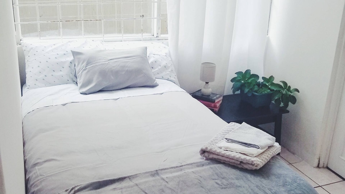 San Jose Apartment | Minimalist Room SAN JOSE + WALK to DOWNTOWN