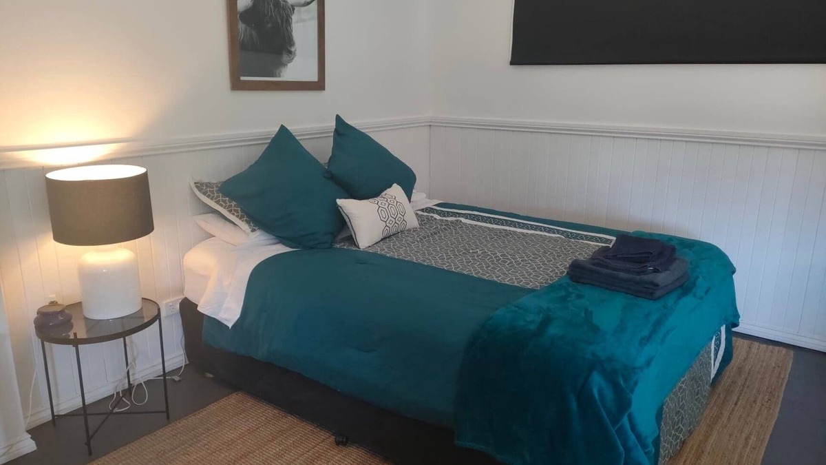 Chum Creek Cabin | Minkara Homestay - bush retreat fully self contained cabin on 10 acres