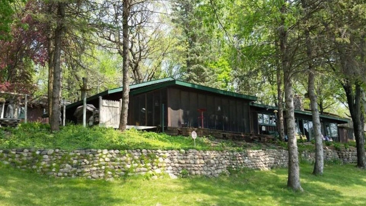 South Haven Cabin | Minn Haven, lakeside retreat cabin, an hour or so from Cities. Relax. breathe.