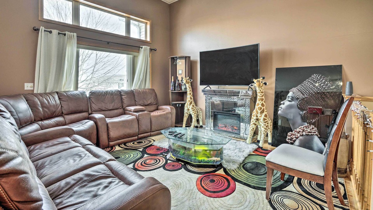 Inver Grove Heights House | Minnesota Escape - Deck, Grill & Near Skiing!