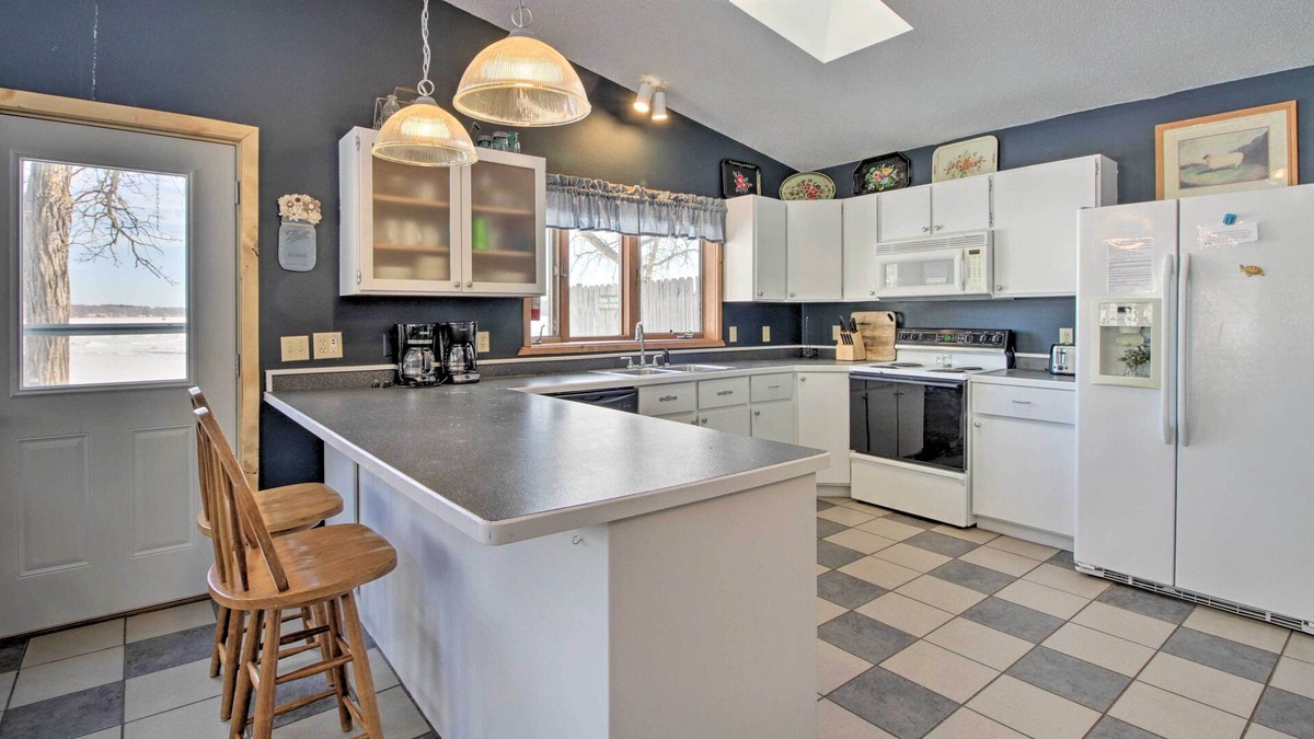 Menahga Cabin | Minnesota Lake Cabin Rental w/ Community Dock