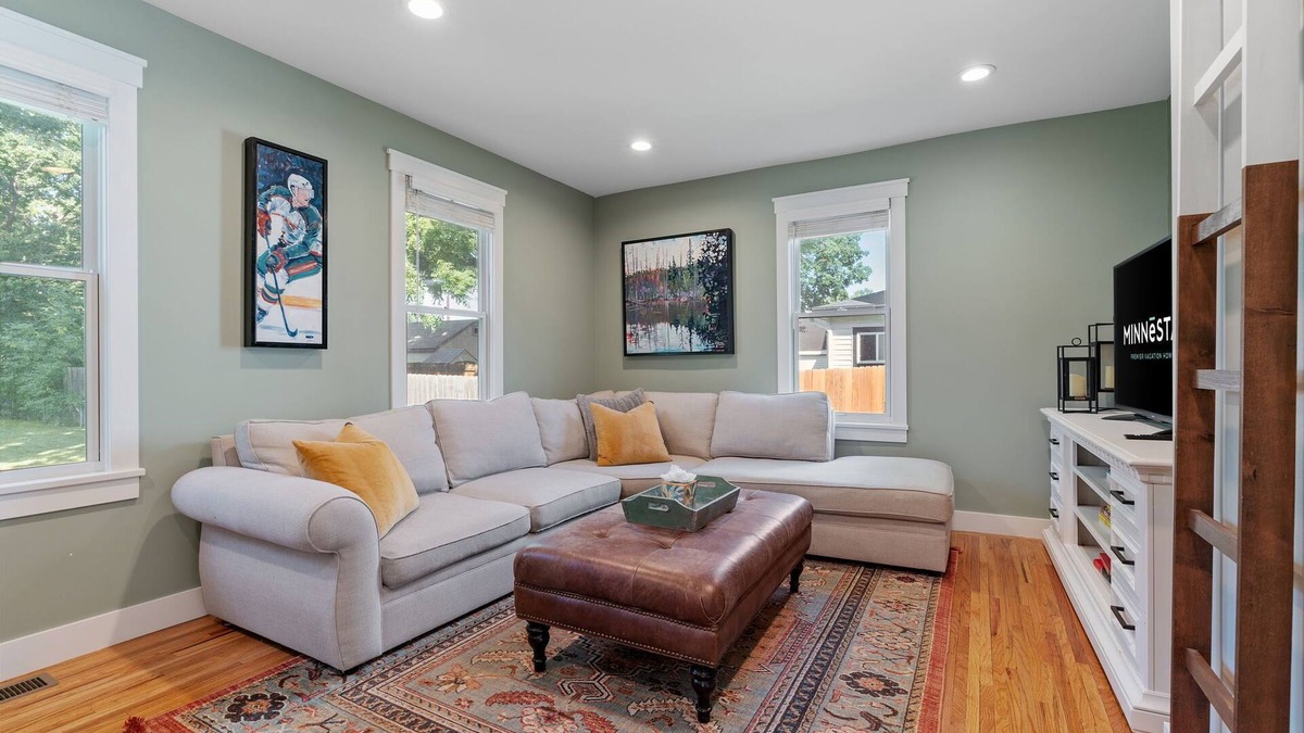 Chaska House | MINNeSTAY* Chaska Charmer