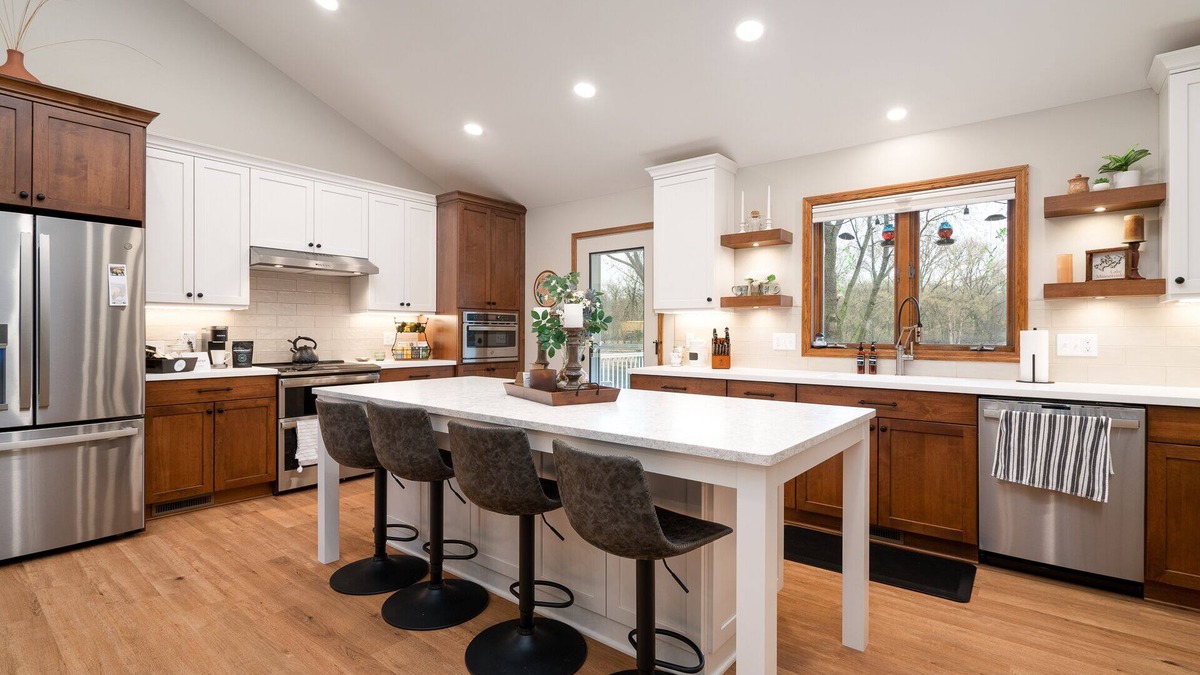 Minnetonka House | MINNeSTAY* Creekside Lodge | Nature |