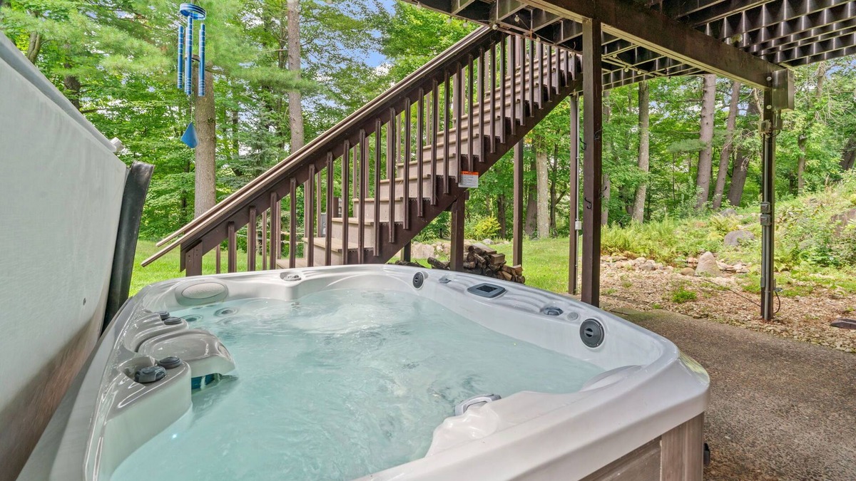 Menomonie House | MINNeSTAY* Eagle Ridge | On the River