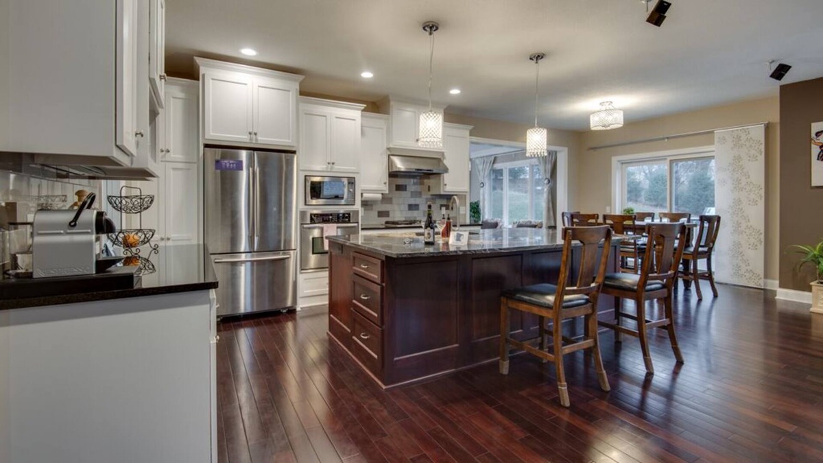 Excelsior House | MINNESTAY* Excelsior Commons ★ HomeTheater ★ Massage Chair ★ Minnetonka ★ Office