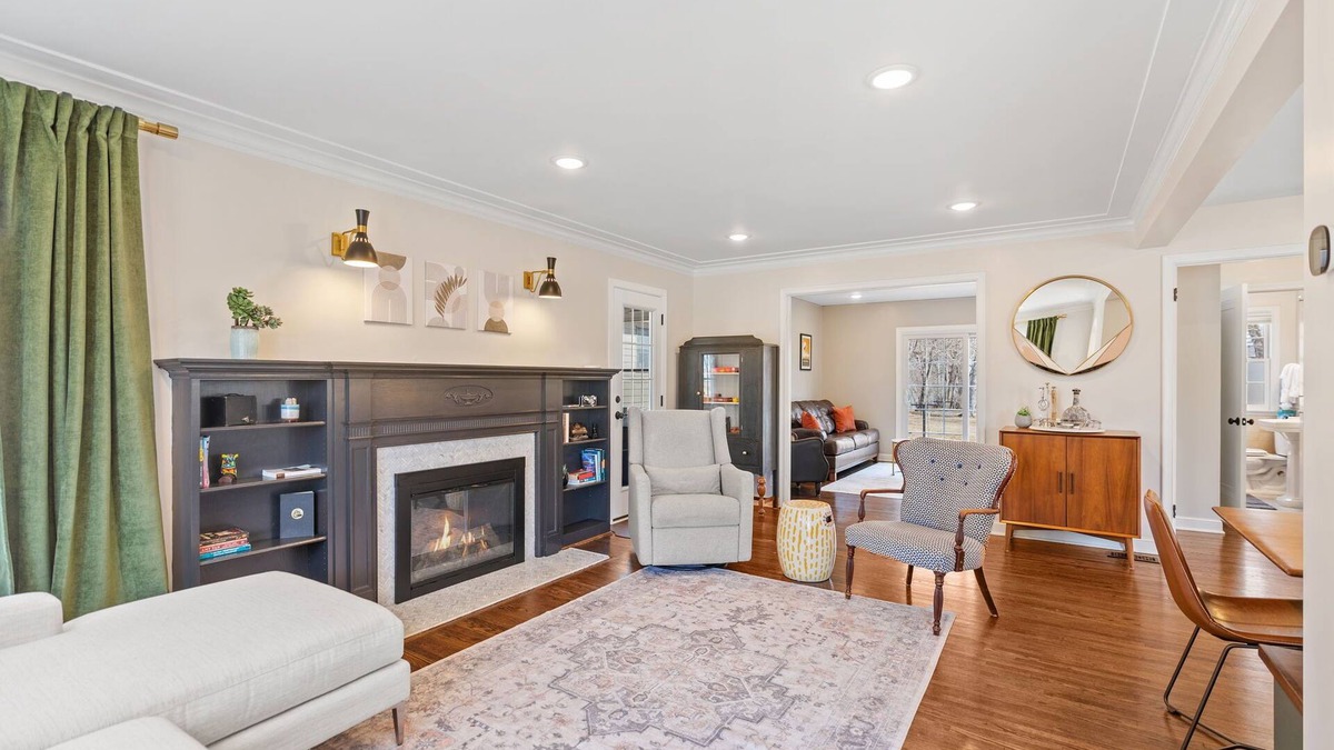 Falcon Heights House | MINNeSTAY* Haven in the Heights
