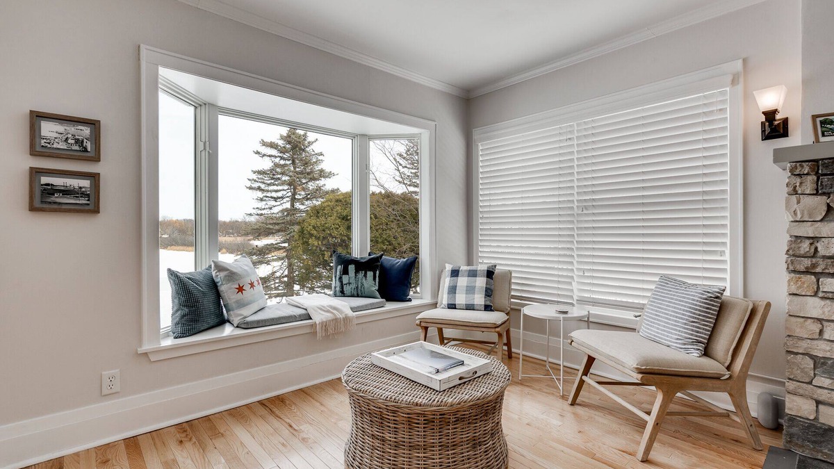 Tonka Bay House | MINNeSTAY* Lakefront Cottage | Hot Tub | Excelsior Bay | Dock
