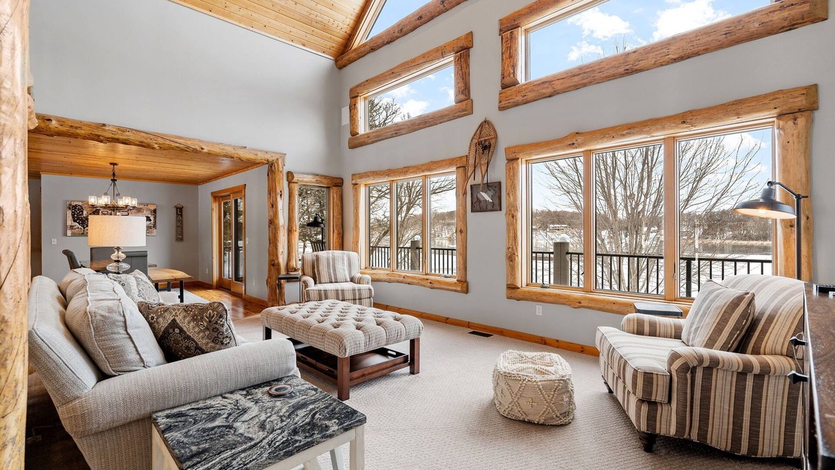 Buffalo House | MINNeSTAY* Maple Lake Chalet